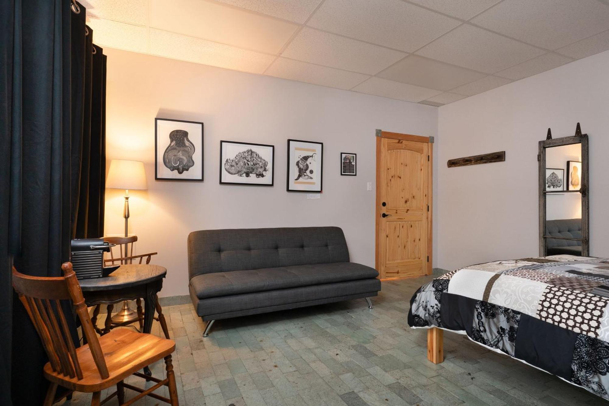 Bolton-Est La Fabrique Bed & Breakfast エクステリア 写真